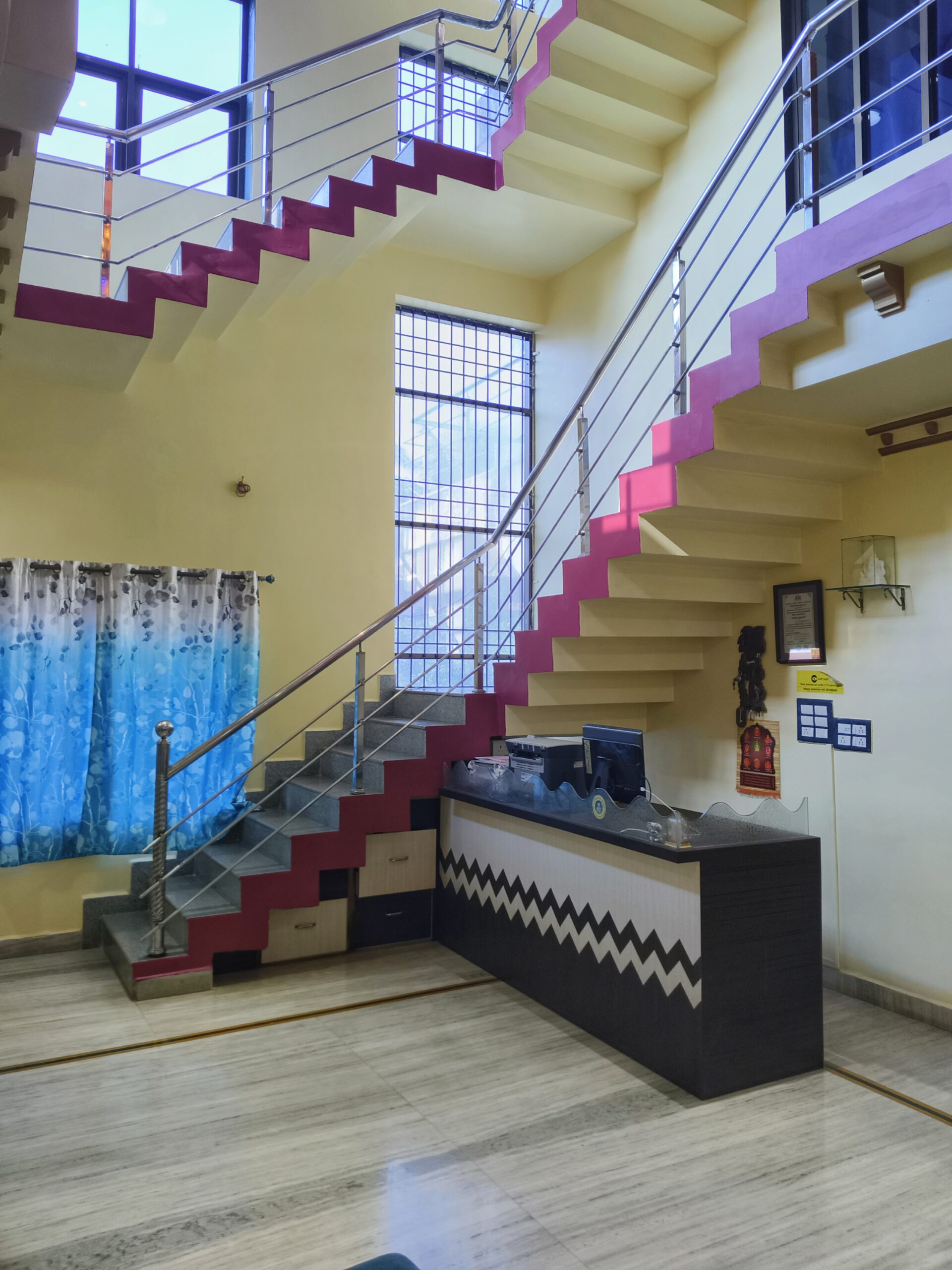 Swarn palace Devgad lodging waiting area